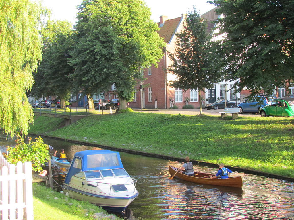 Apartments Im Froschhaus Mit Fruehstueckskuechen Friedrichstadt Εξωτερικό φωτογραφία